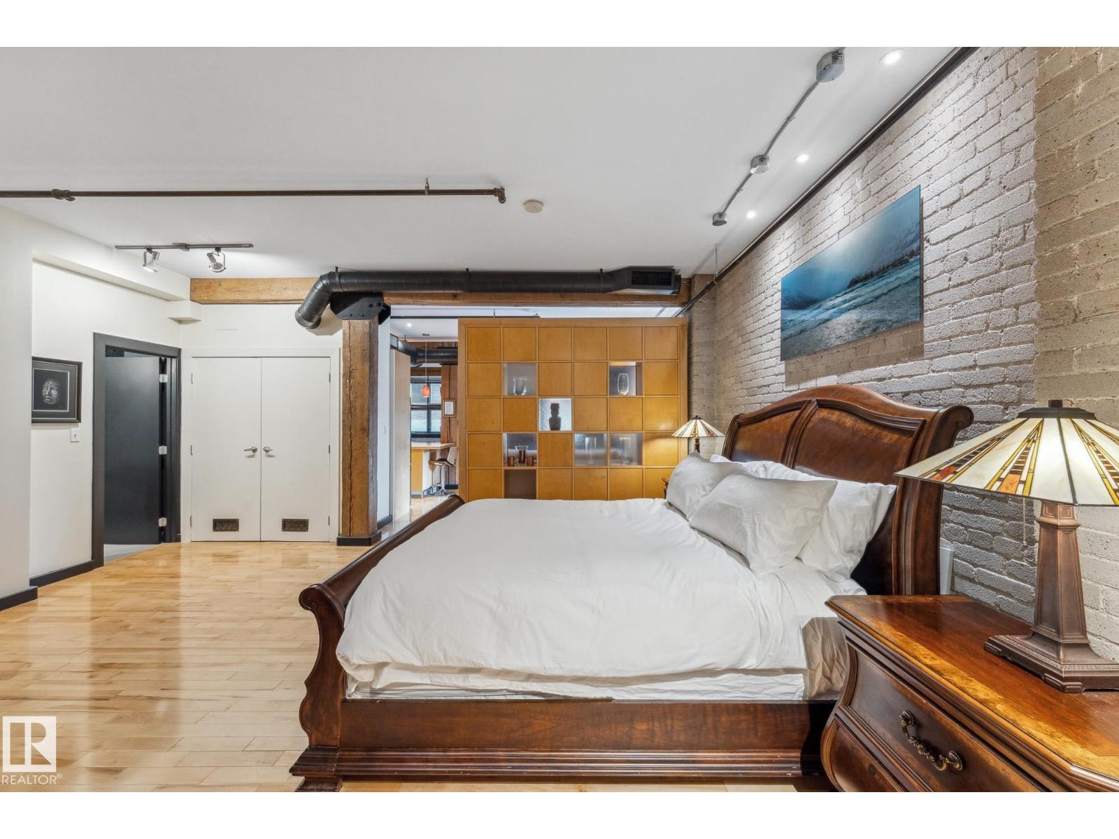 #302 10169 104 ST NW - 28