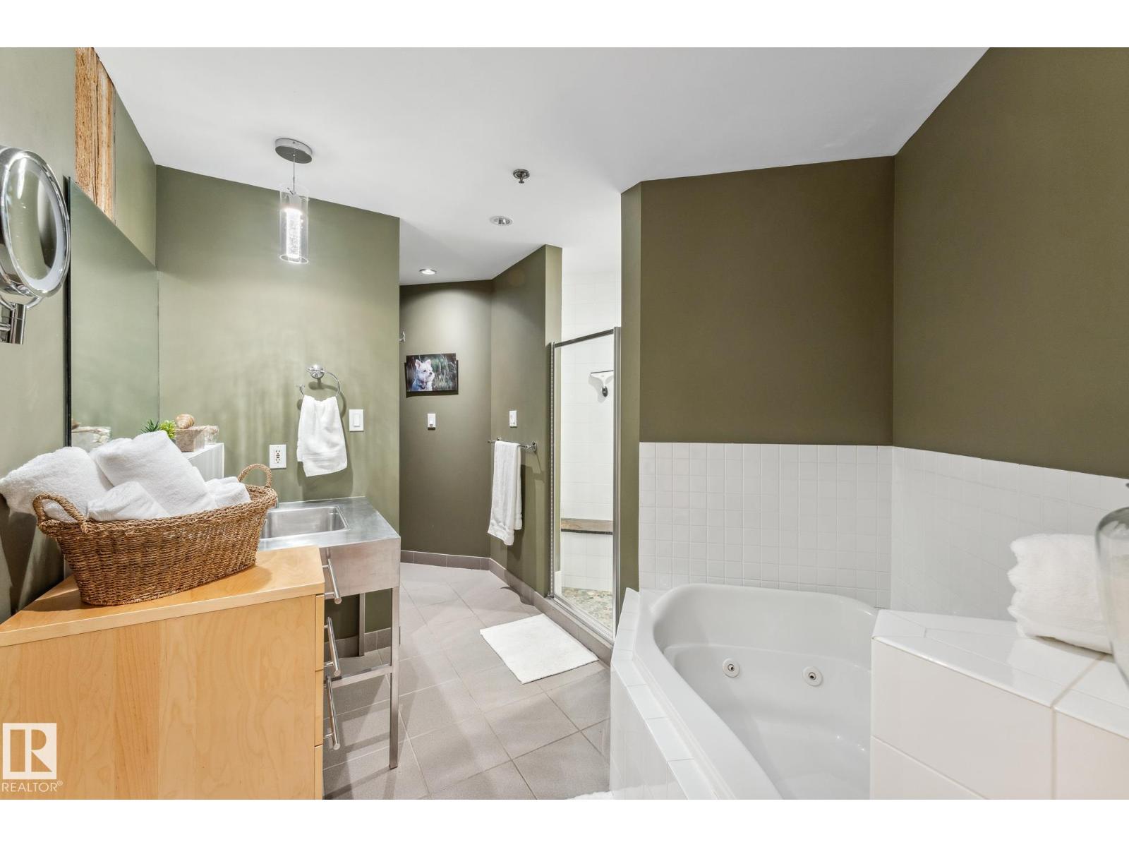 #302 10169 104 ST NW - 31