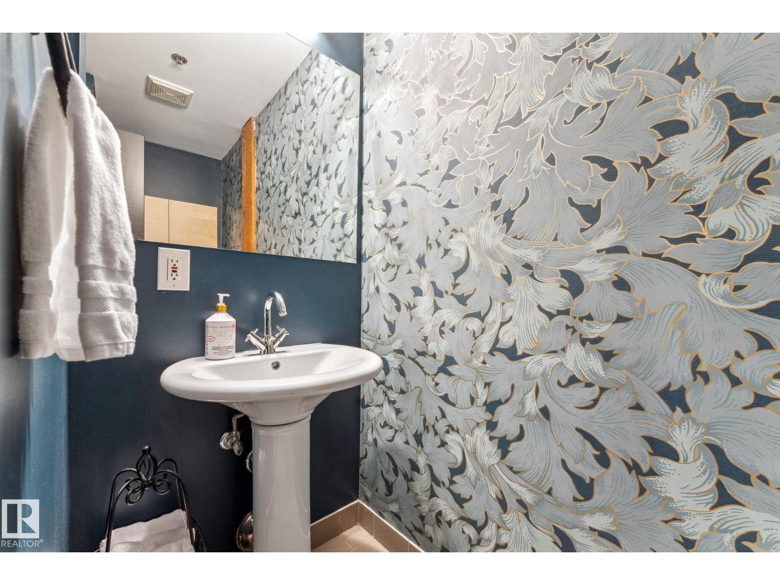 #302 10169 104 ST NW - 33