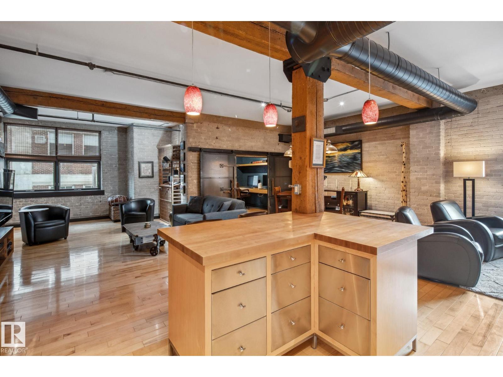 #302 10169 104 ST NW - 7