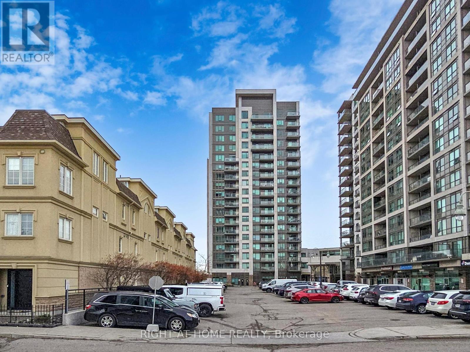 405 - 1215 BAYLY STREET