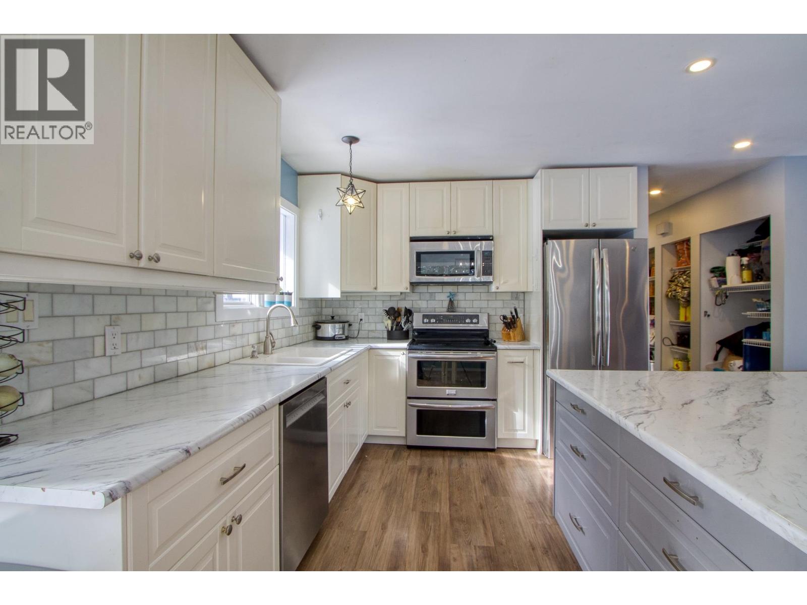 5047 EASZEE DRIVE - 8