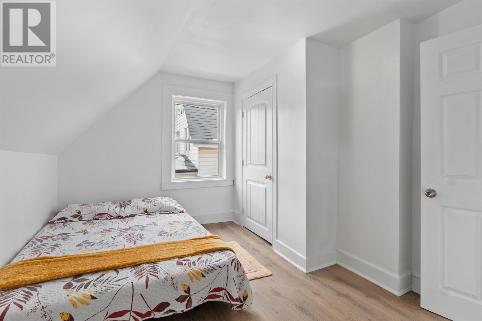 100 GRANVILLE STREET - 13