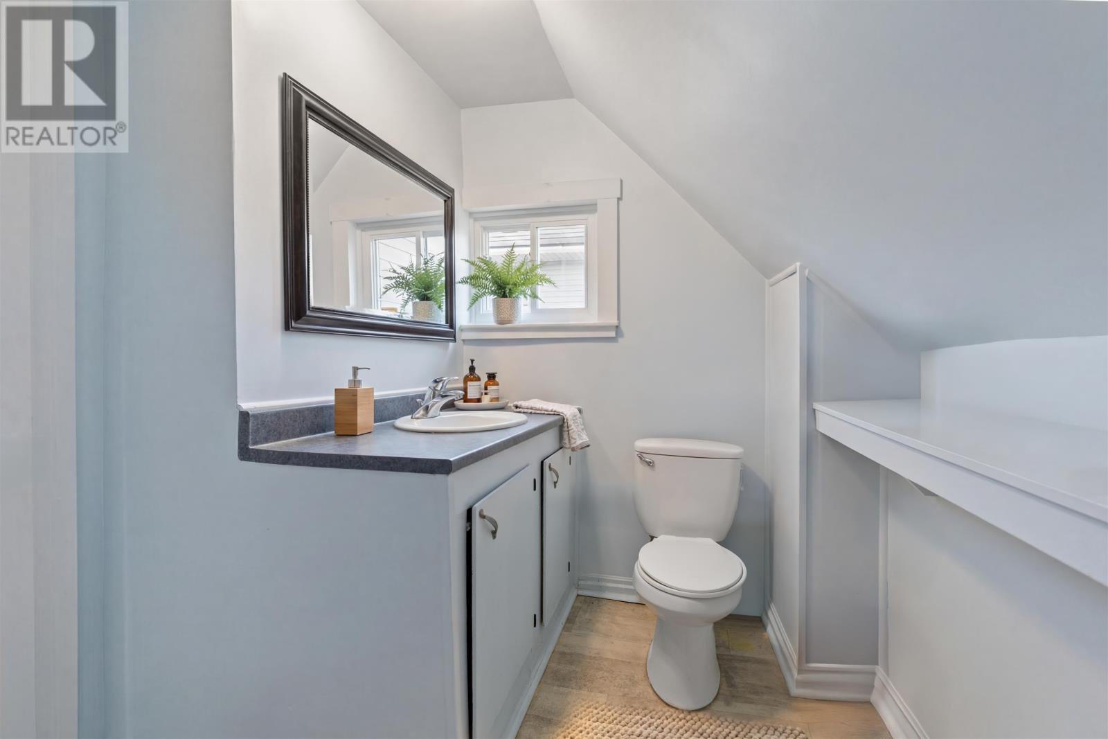 100 GRANVILLE STREET - 22