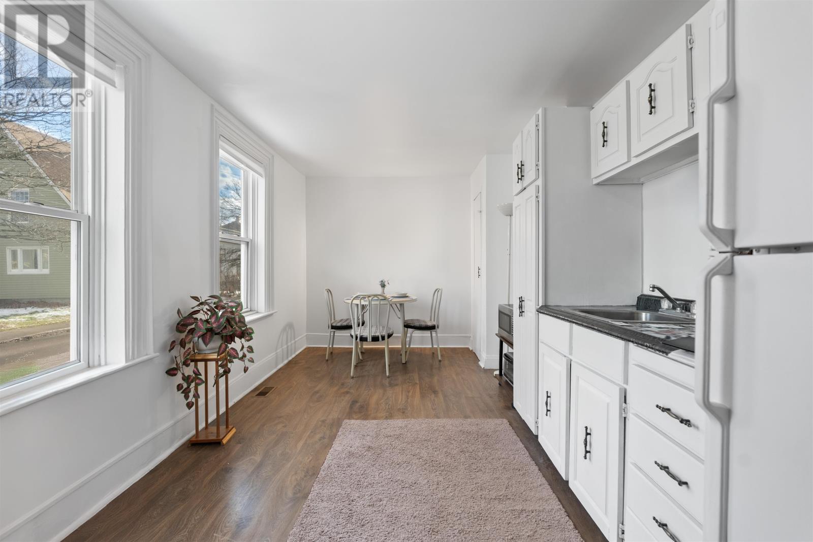 100 GRANVILLE STREET - 8