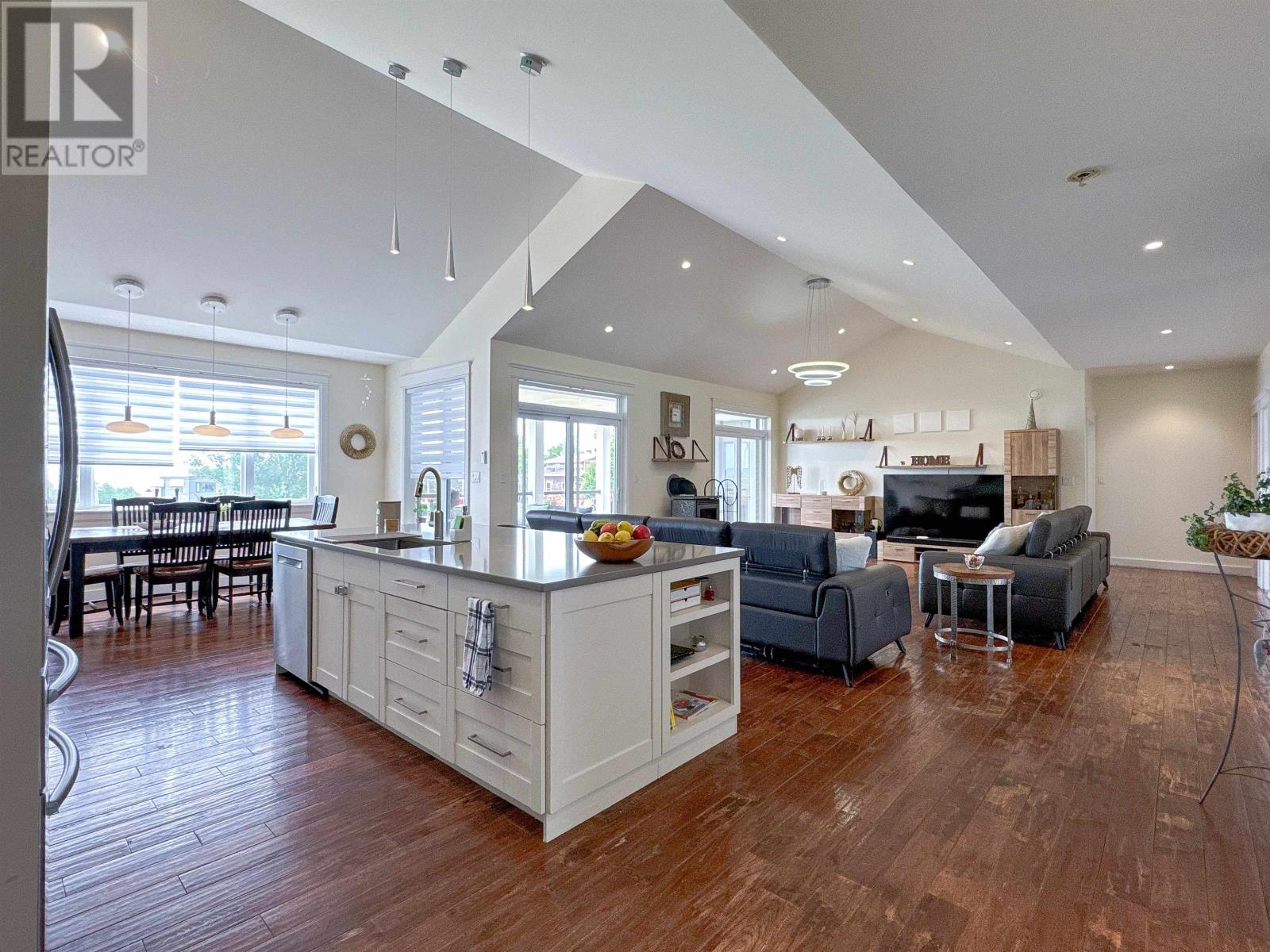 23 PAGET CRESCENT - 17