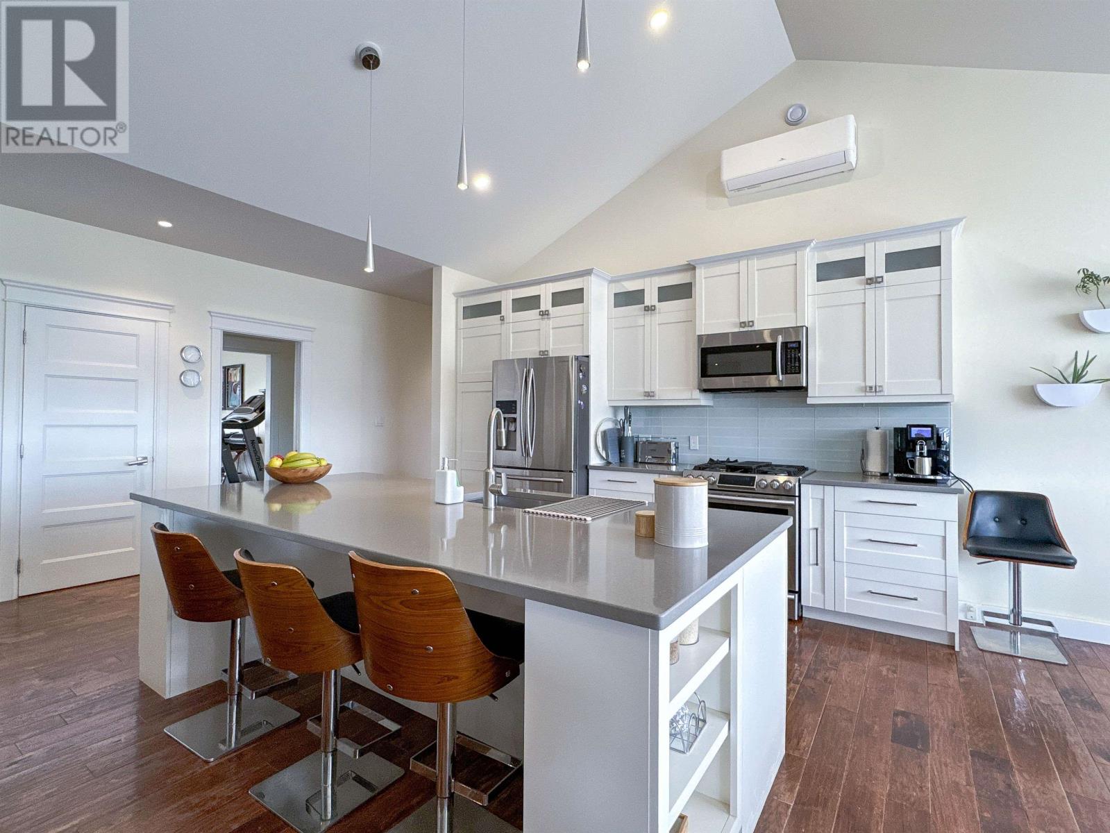 23 PAGET CRESCENT - 22