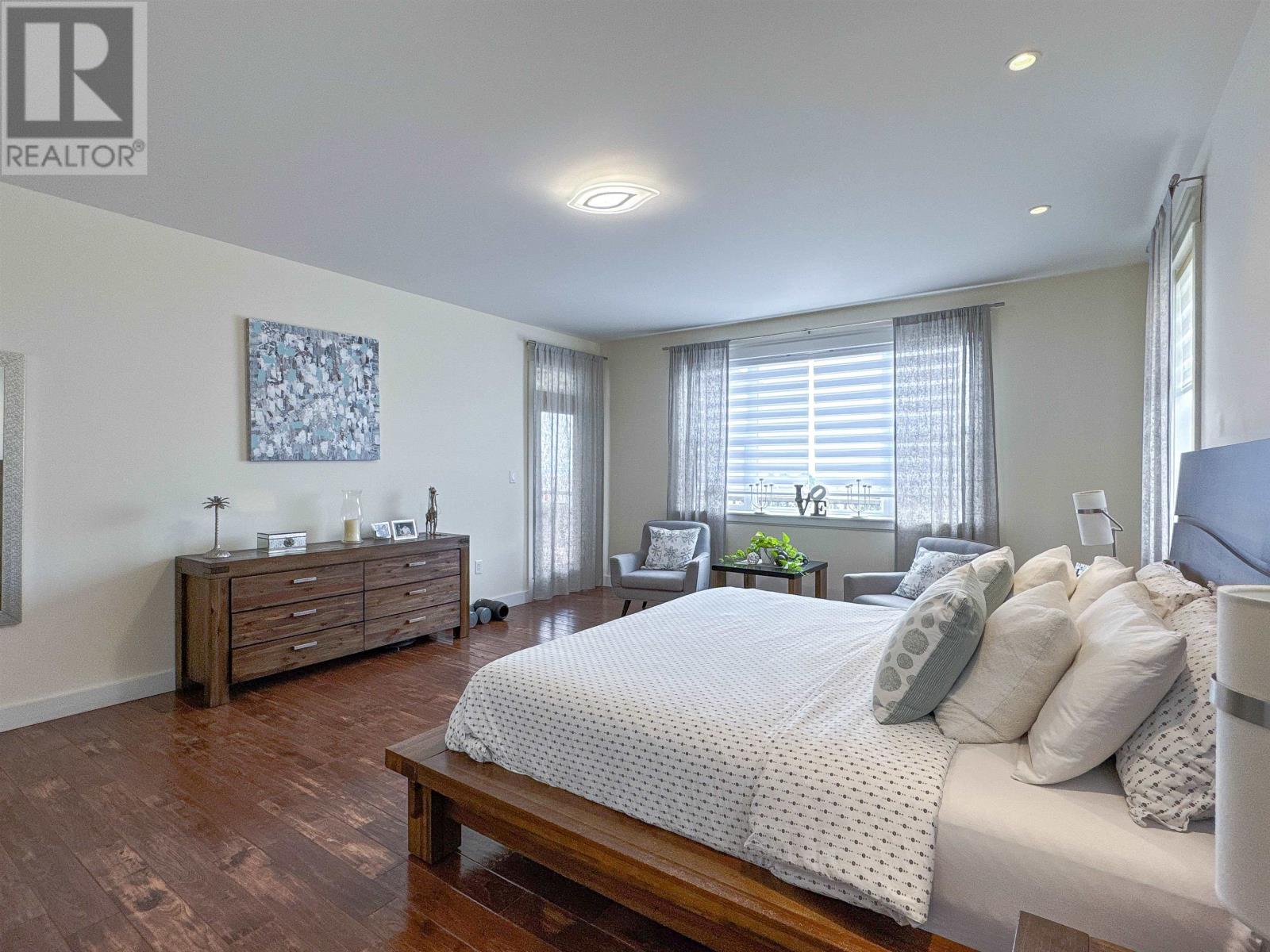 23 PAGET CRESCENT - 26