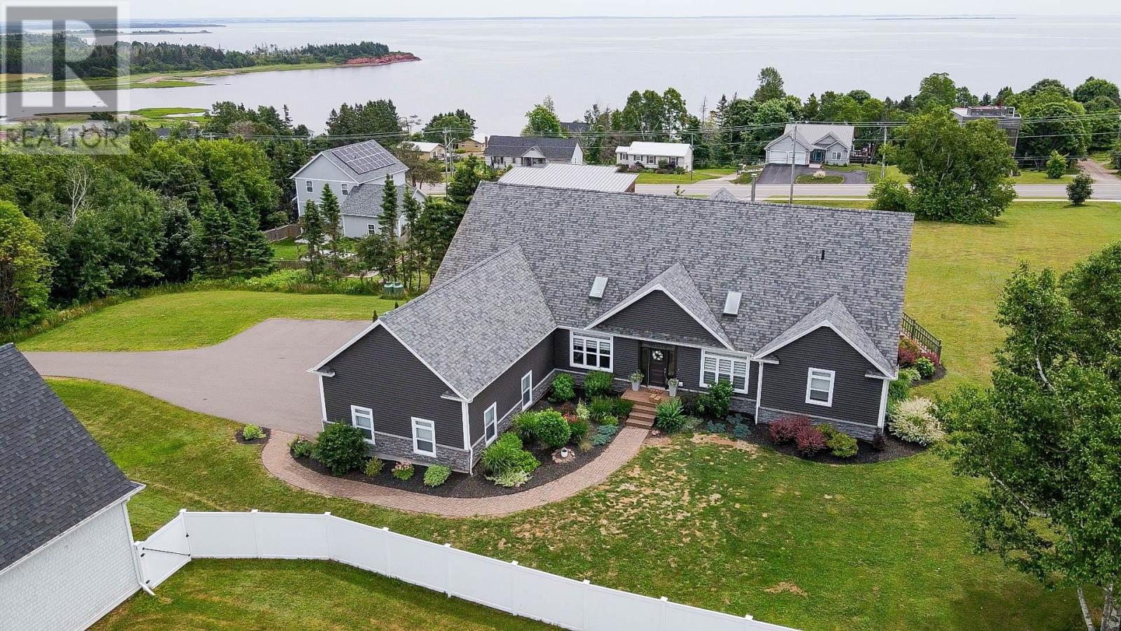 23 PAGET CRESCENT - Image 3