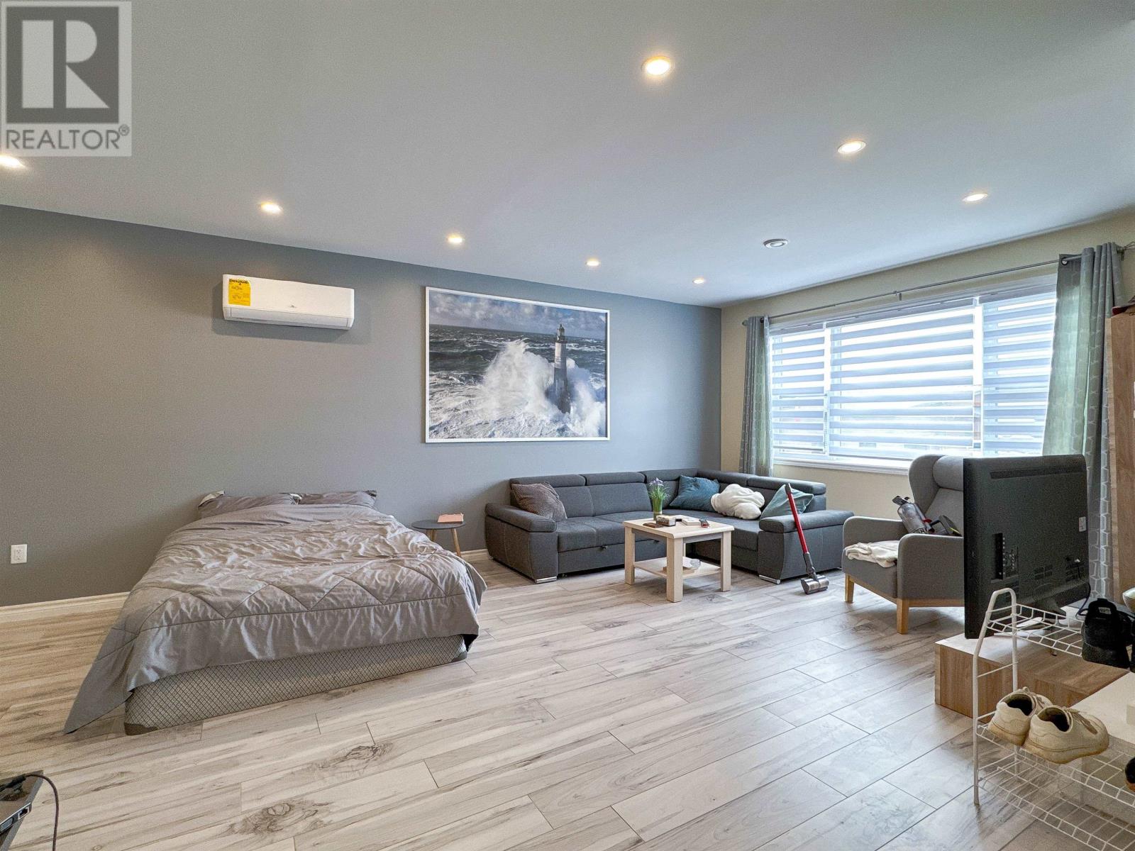 23 PAGET CRESCENT - 37