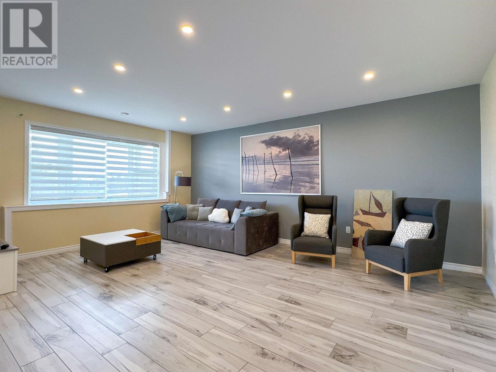 23 PAGET CRESCENT - 42