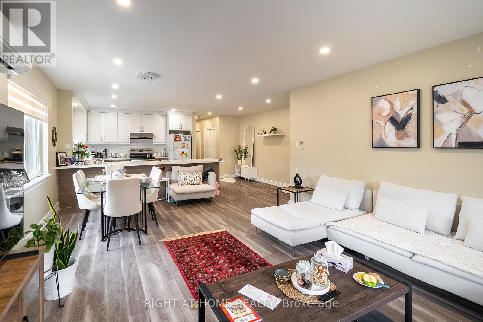 285 RICHMOND STREET - 10