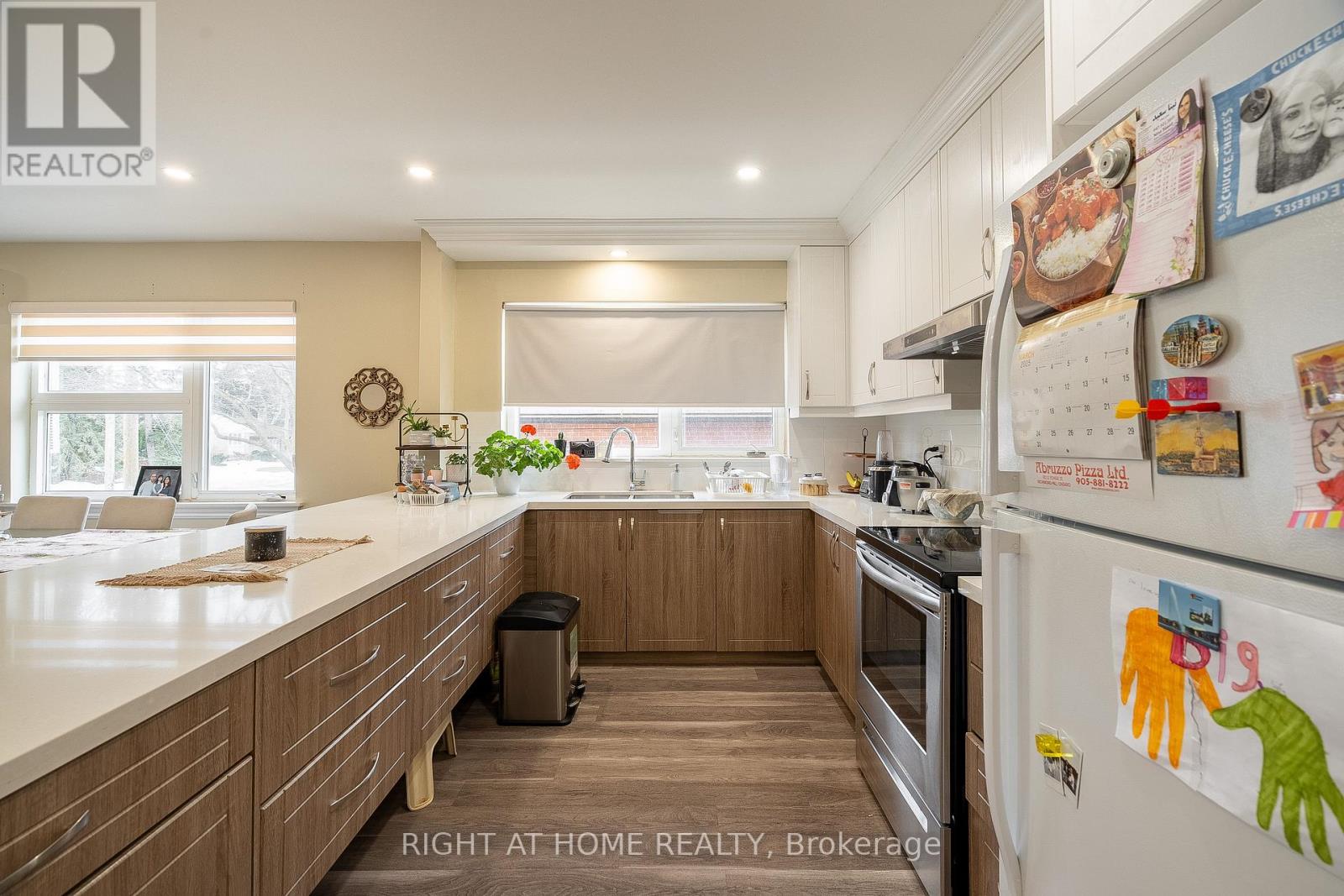 285 RICHMOND STREET - 13