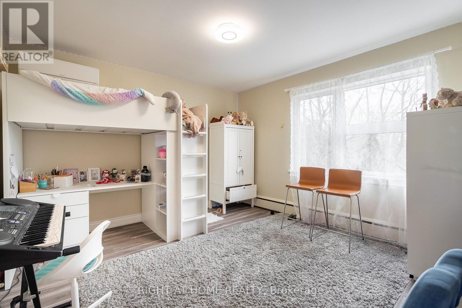 285 RICHMOND STREET - 15