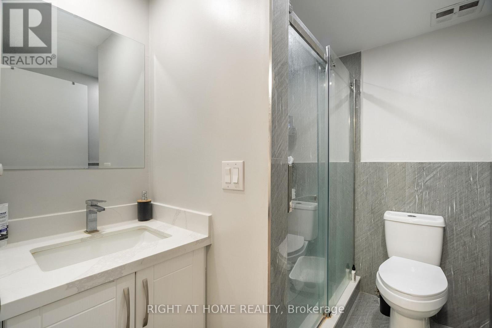 285 RICHMOND STREET - 16