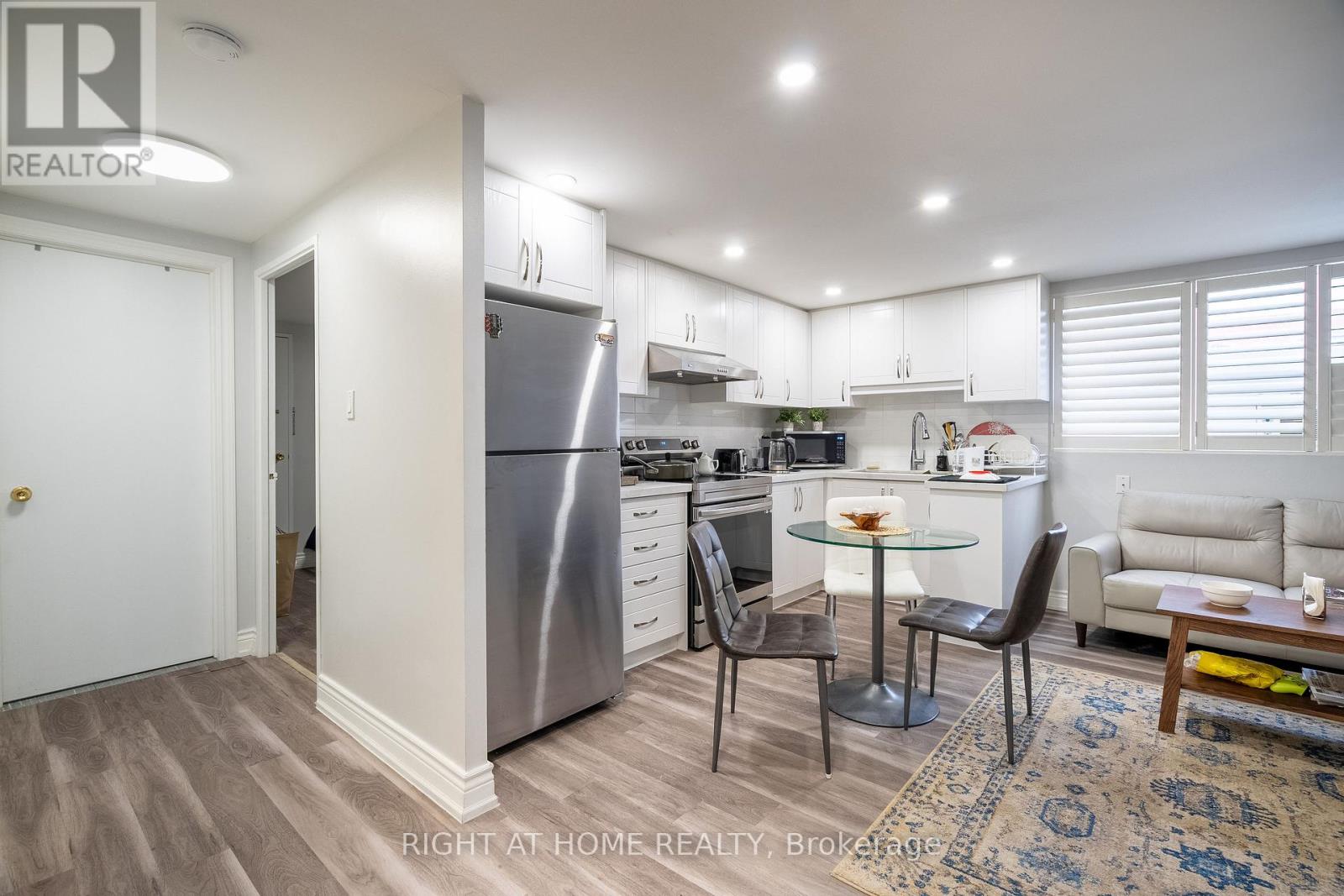 285 RICHMOND STREET - 17