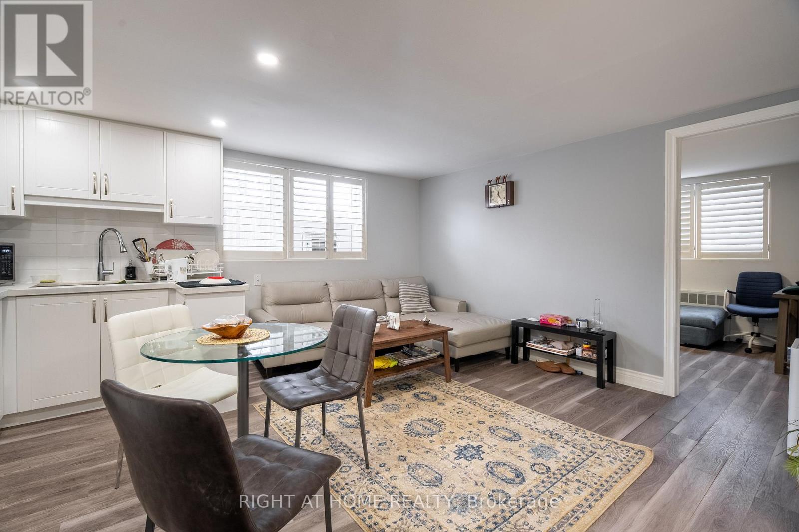 285 RICHMOND STREET - 18