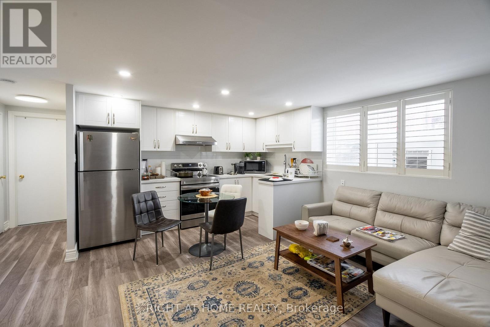 285 RICHMOND STREET - 21