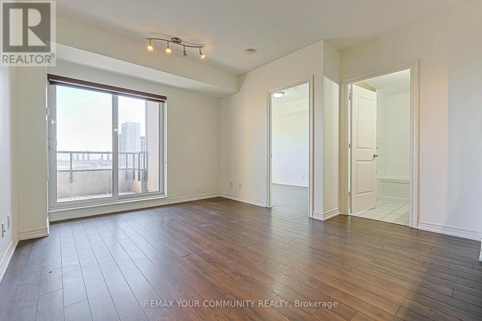 #1007 9245 JANE STREET - 12