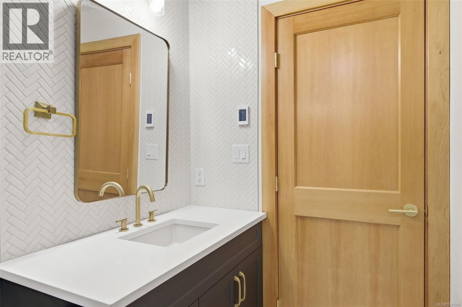 1629 KRISTIN WAY - 29