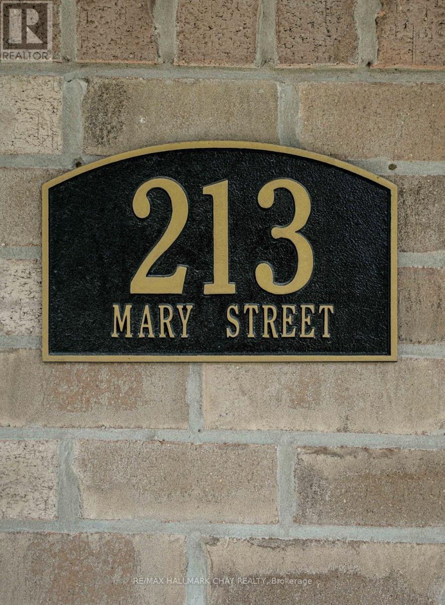 213 MARY STREET - 6