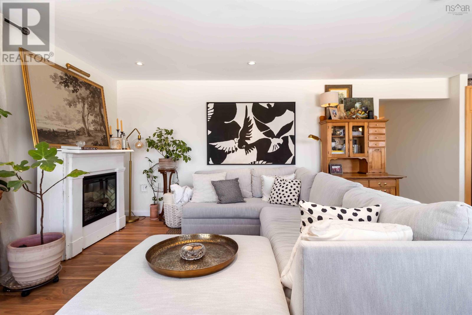 #4 440 UPPER BLANDFORD ROAD - 19