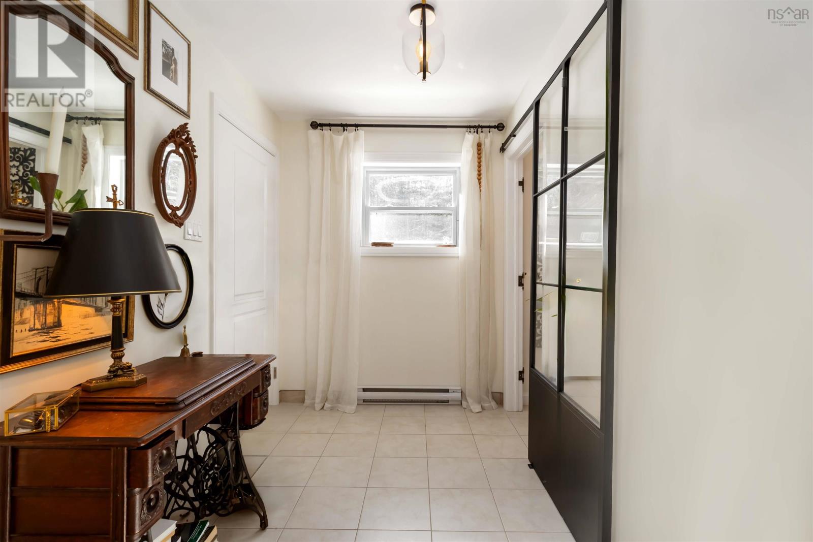 #4 440 UPPER BLANDFORD ROAD - 35