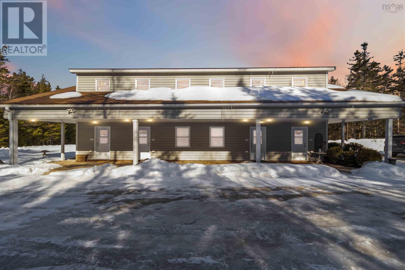 #4 440 UPPER BLANDFORD ROAD - 44