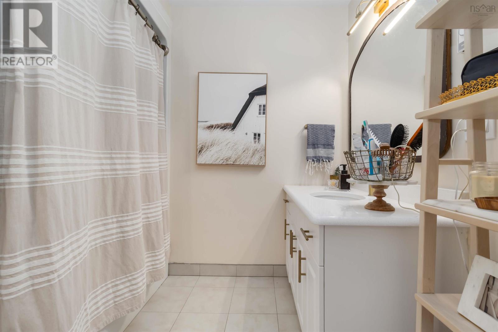 #4 440 UPPER BLANDFORD ROAD - 30