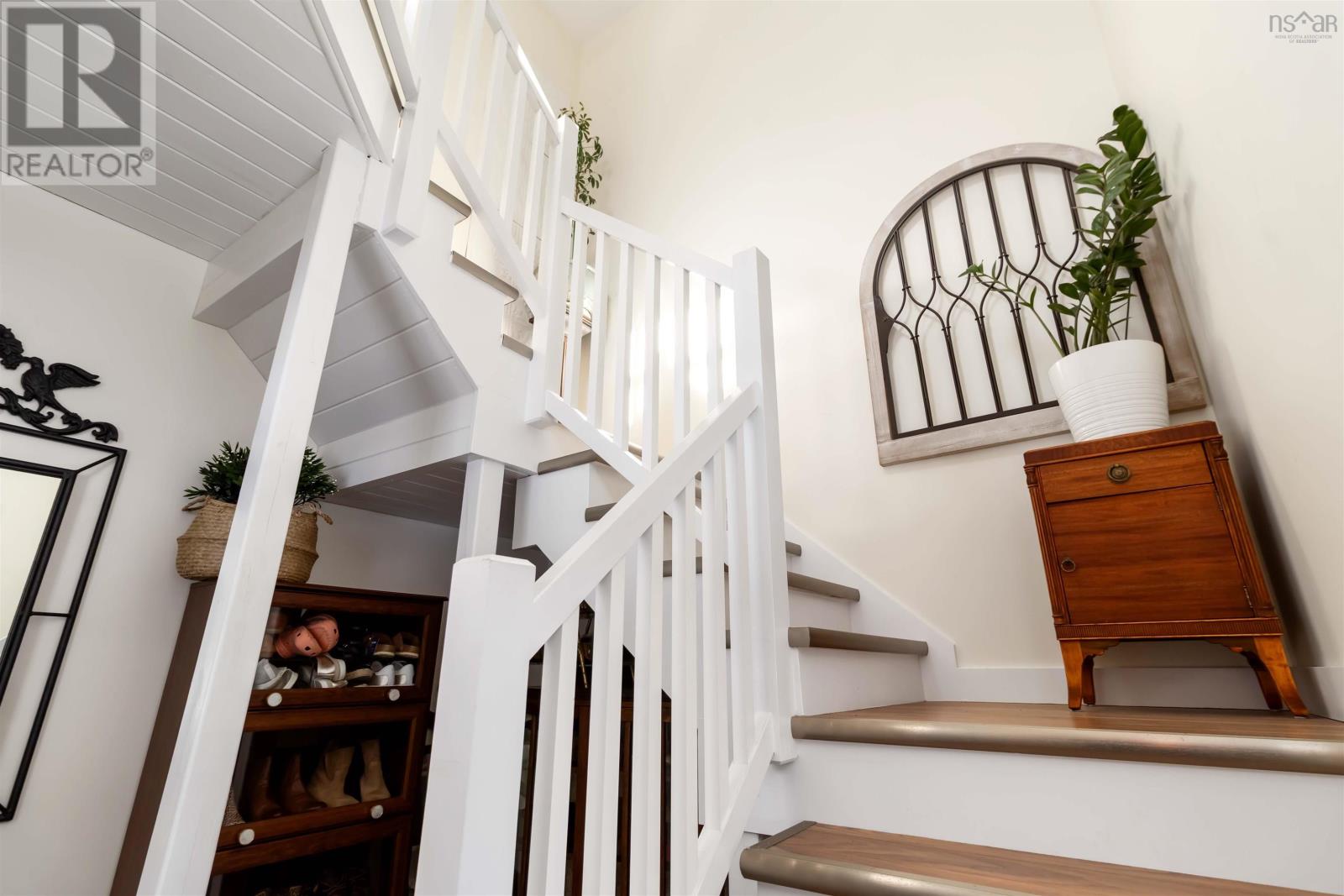 #4 440 UPPER BLANDFORD ROAD - 41