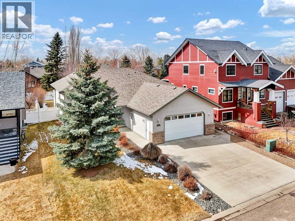 99 Greystone Close - 2