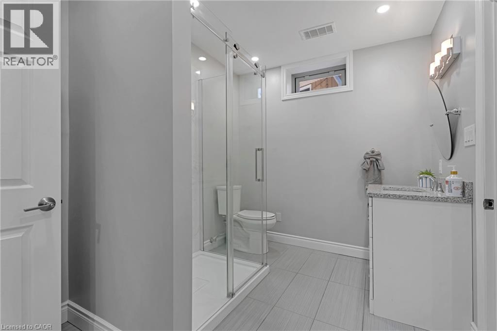 22 SHADELAND Crescent, Stoney Creek, Ontario, L8G4Y1 — Photo 40