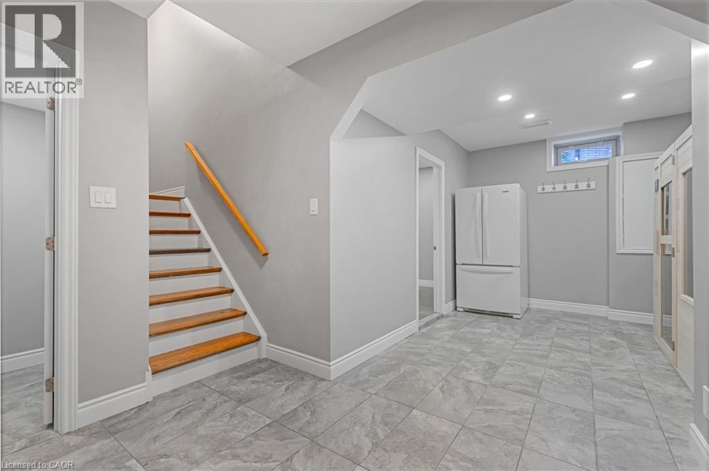 22 SHADELAND Crescent, Stoney Creek, Ontario, L8G4Y1 — Photo 35