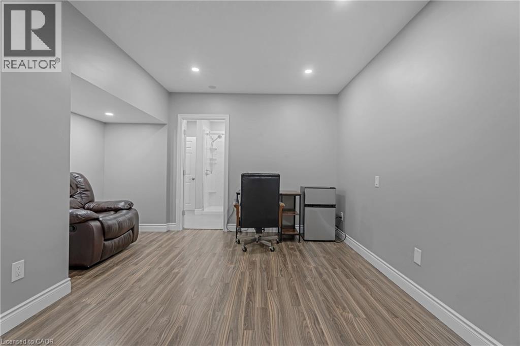 22 SHADELAND Crescent, Stoney Creek, Ontario, L8G4Y1 — Photo 39