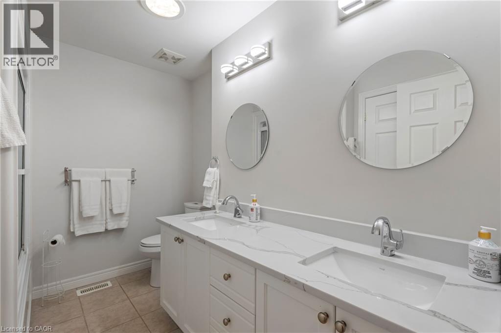 22 SHADELAND Crescent, Stoney Creek, Ontario, L8G4Y1 — Photo 32