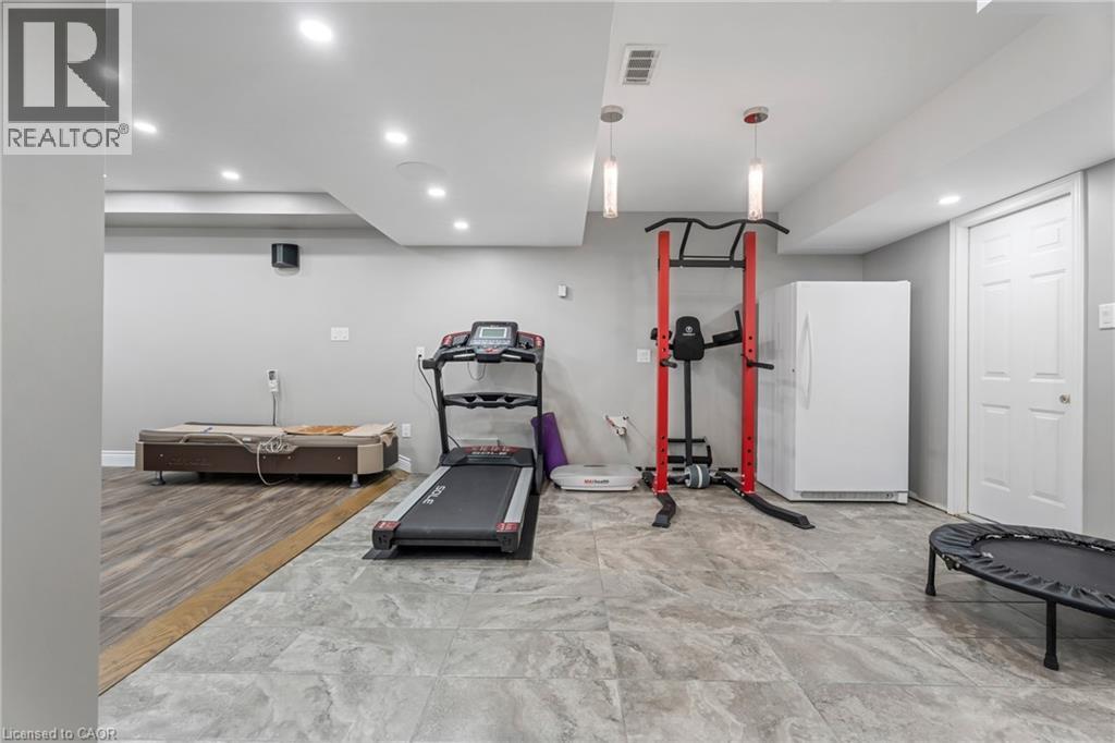 22 SHADELAND Crescent, Stoney Creek, Ontario, L8G4Y1 — Photo 38
