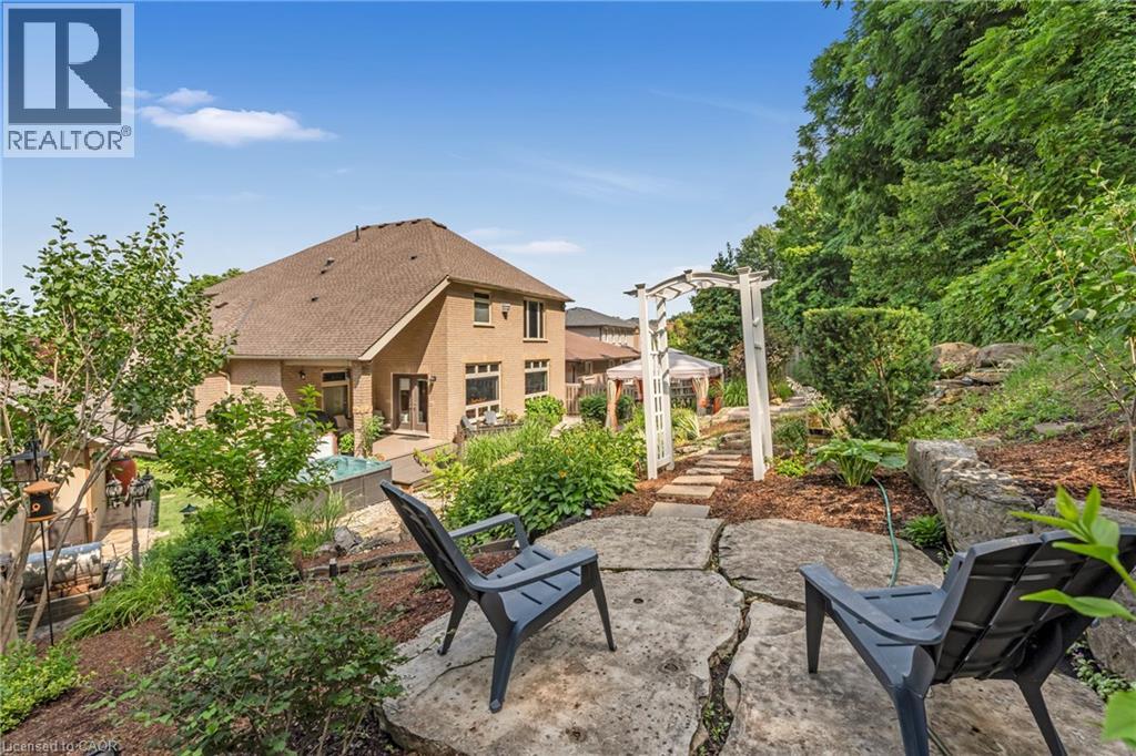 22 SHADELAND Crescent, Stoney Creek, Ontario, L8G4Y1 — Photo 45