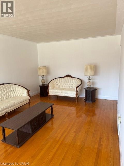 31 ADAIR Avenue - 11