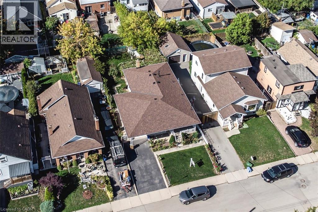 31 ADAIR Avenue - 2