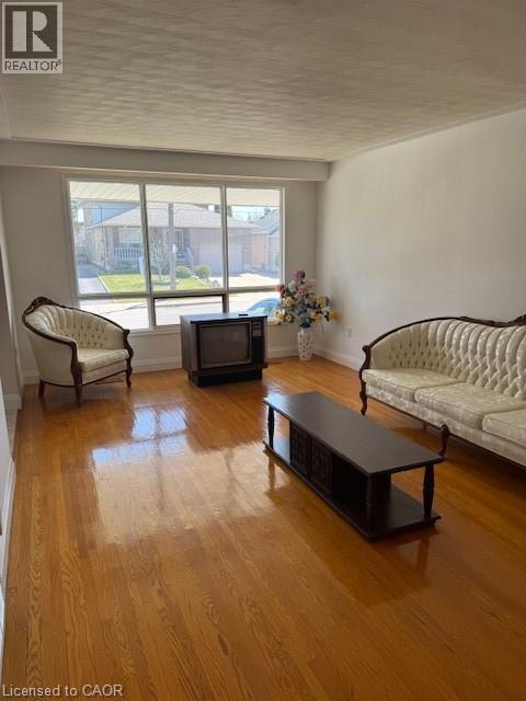 31 ADAIR Avenue - 12