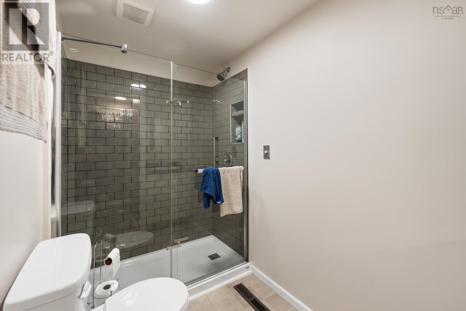 Property 32 of 46 of 550 River Road