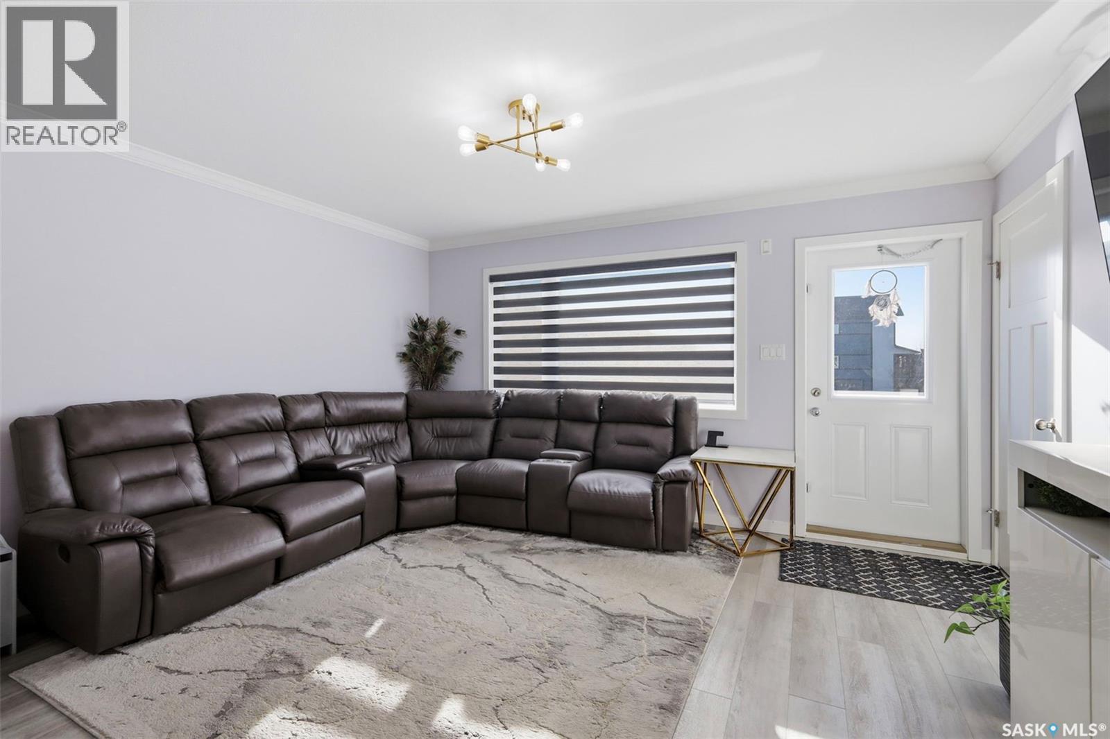 #263 250 AKHTAR BEND - 13