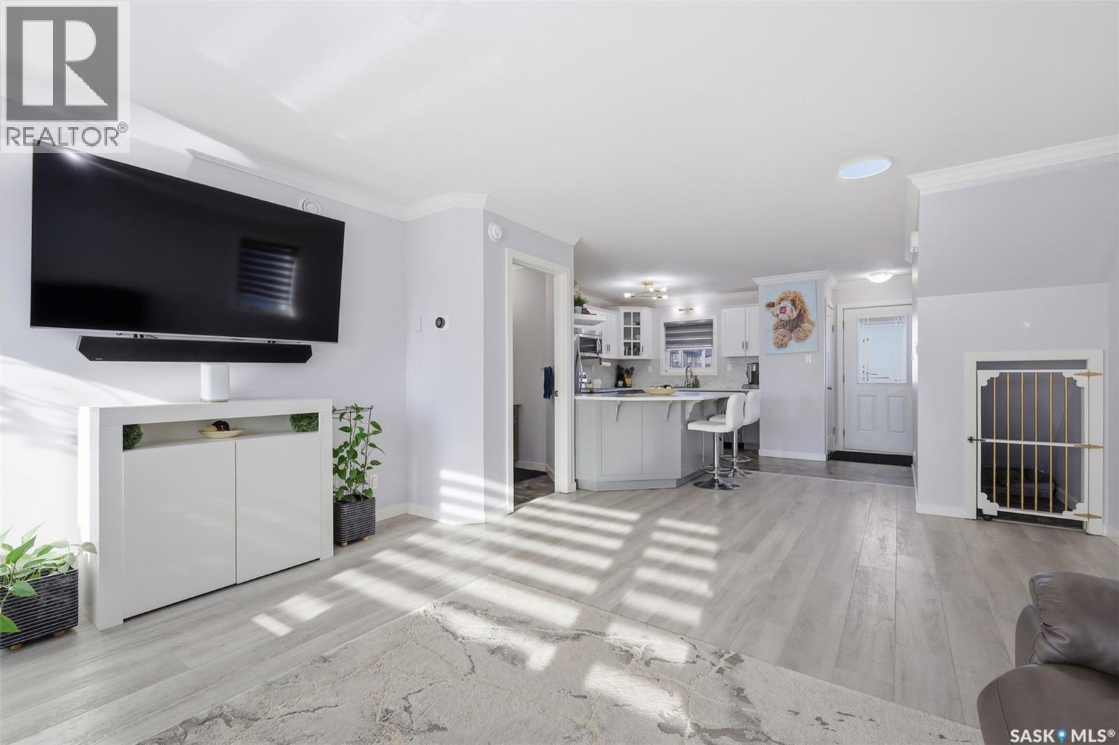 #263 250 AKHTAR BEND - 15