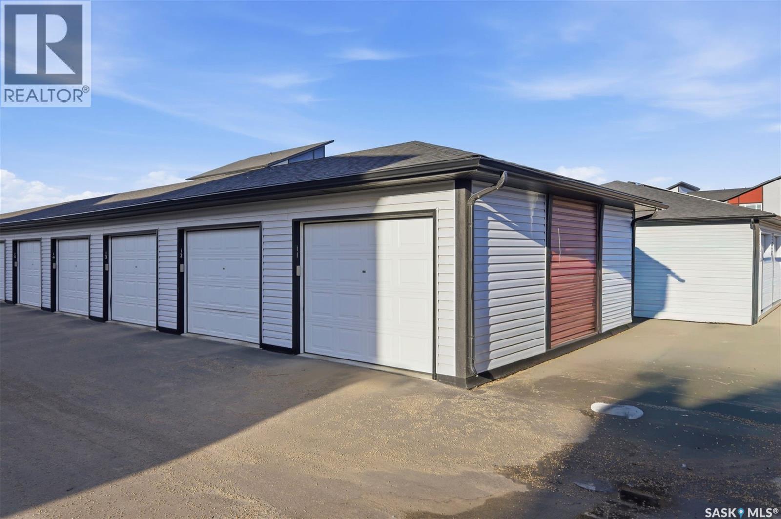 #263 250 AKHTAR BEND - 28