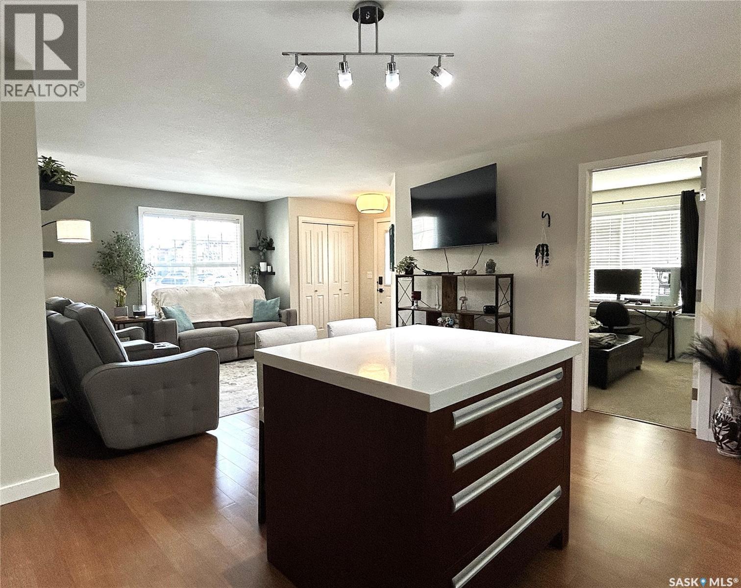 #1603 1015 PATRICK CRESCENT - 13