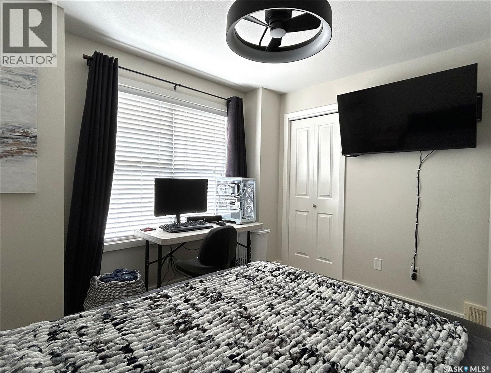 #1603 1015 PATRICK CRESCENT - 20