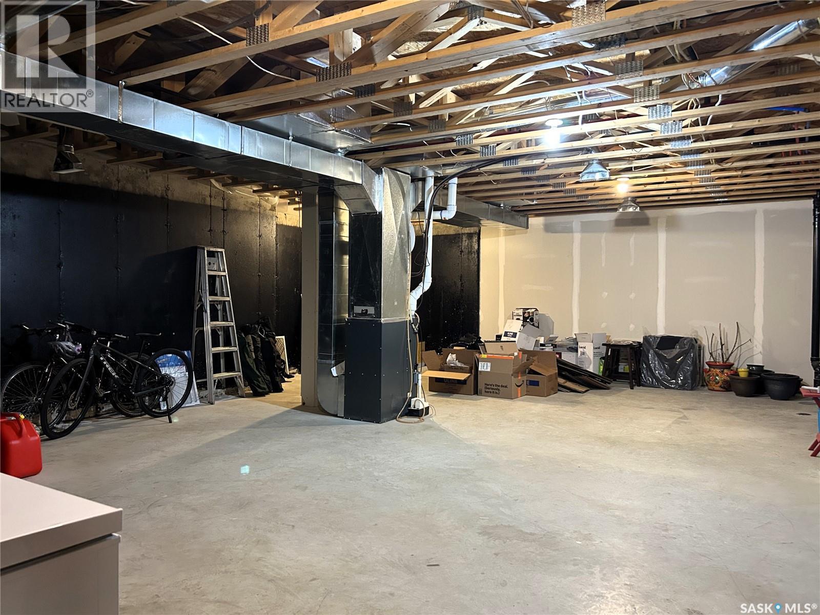 #1603 1015 PATRICK CRESCENT - 26