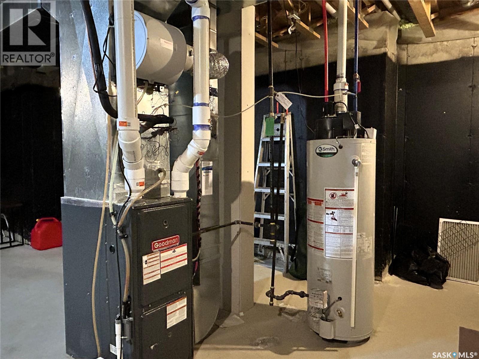 #1603 1015 PATRICK CRESCENT - 29