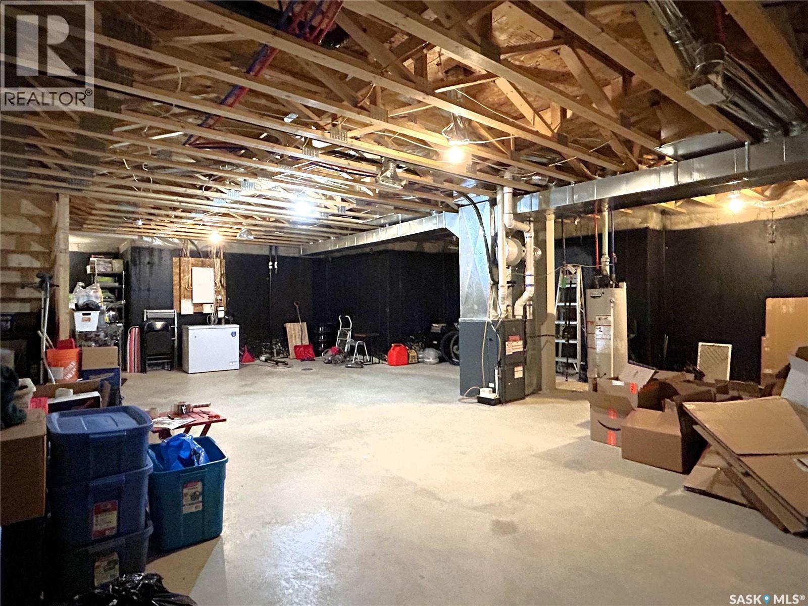 #1603 1015 PATRICK CRESCENT - 31