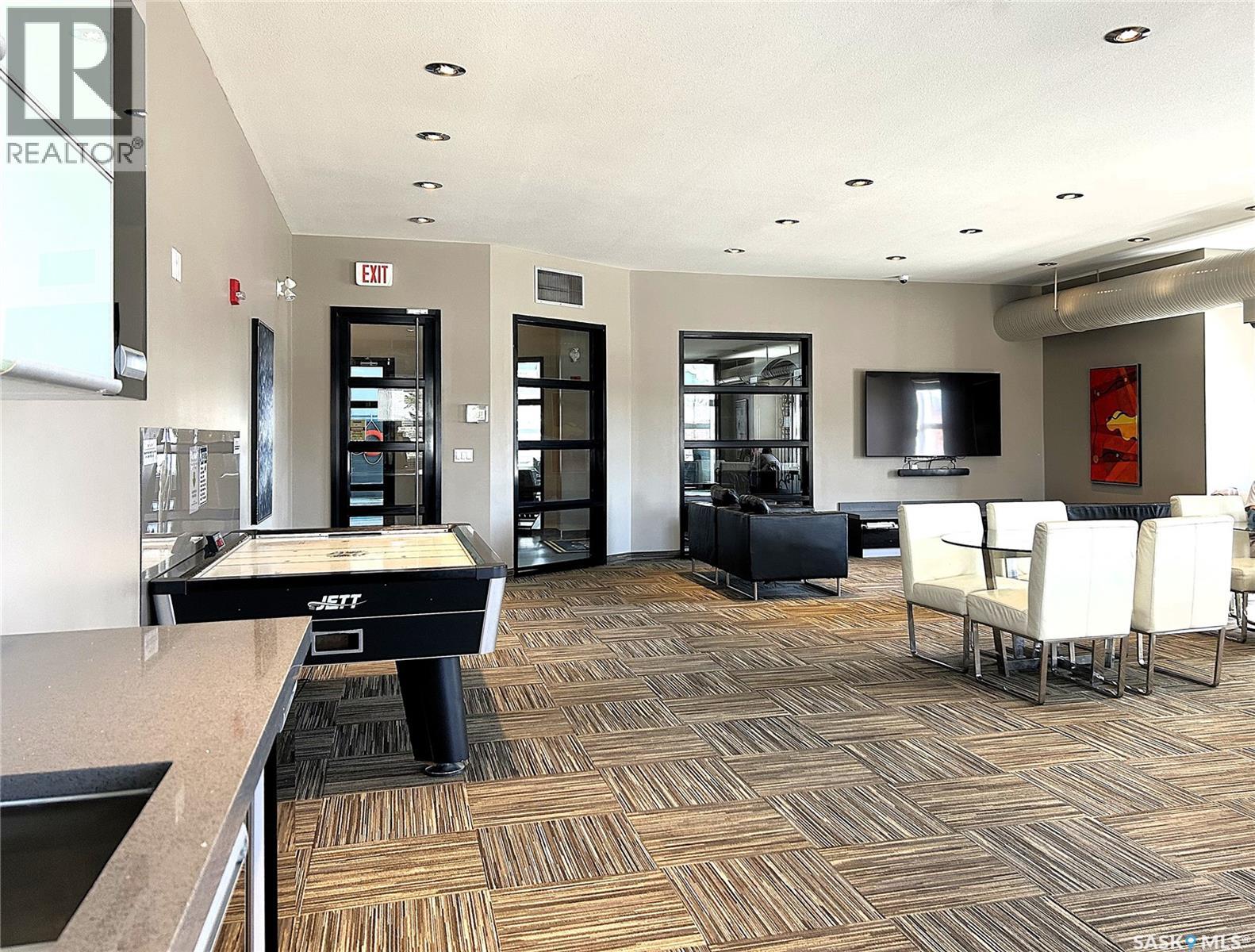 #1603 1015 PATRICK CRESCENT - 39